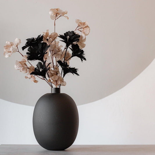lemons conceptstore - woonwinkel roden - woonaccessoires - vaas binco mat zwart metaal bolvaas ballonvaas - light & living